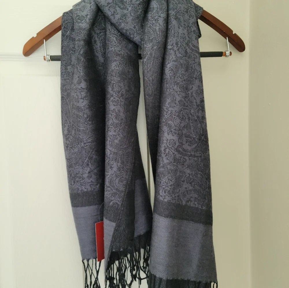 Reisbach Germany Paisley Design Scarf, Fringe, 28 X 72, NO.ONE JEANS Shop NEW